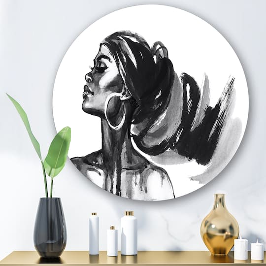 Designart - Monochrome Portrait of African American Woman IV - Modern Metal Circle Wall Art